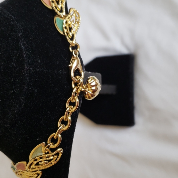 Pretty Vintage Necklace - Picture 5 of 8